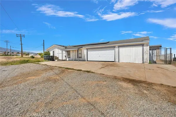 5332 Sundown Dr, Phelan, CA 92371