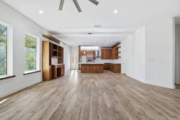 19402 Easy Oak, San Antonio, TX 78258