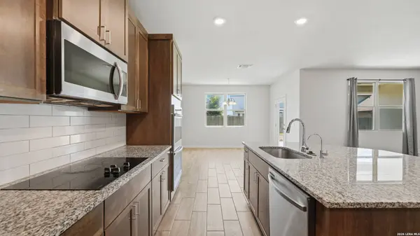 209 Sambar Main, Schertz, TX 78108