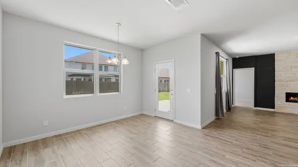 209 Sambar Main, Schertz, TX 78108