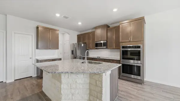 209 Sambar Main, Schertz, TX 78108