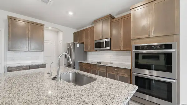 209 Sambar Main, Schertz, TX 78108