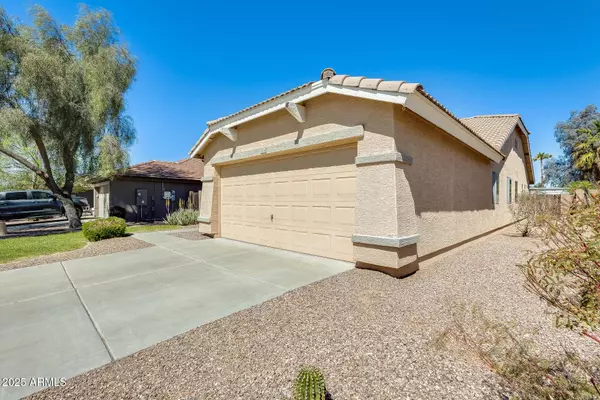 13536 W PECK Drive, Litchfield Park, AZ 85340