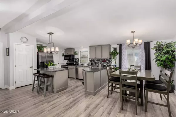 10951 N 91ST Avenue #250, Peoria, AZ 85345