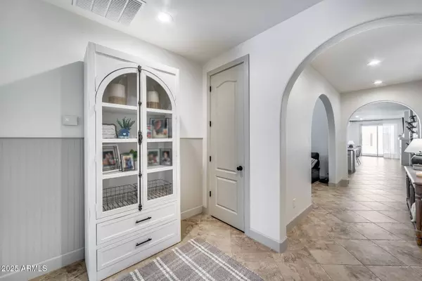 9742 W LOS GATOS Drive, Peoria, AZ 85383