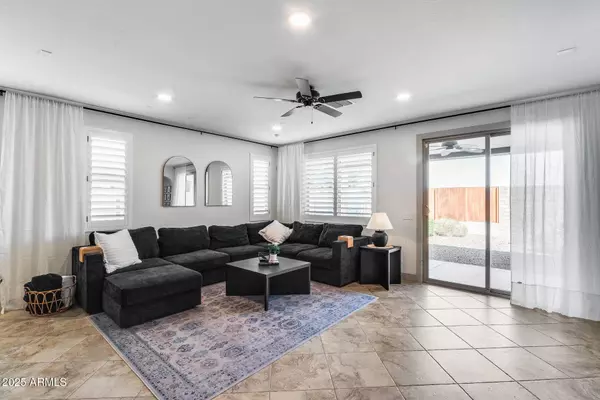 9742 W LOS GATOS Drive, Peoria, AZ 85383