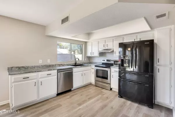 5741 W LIBBY Street, Glendale, AZ 85308