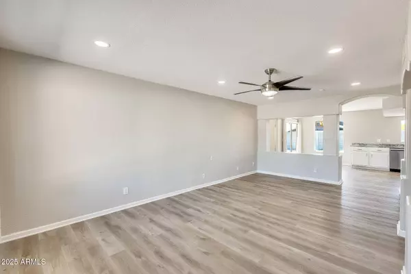 5741 W LIBBY Street, Glendale, AZ 85308