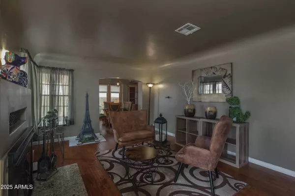 207 W GILMORE Street, Winslow, AZ 86047