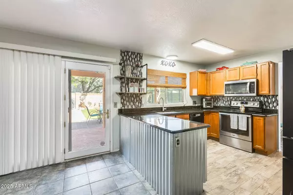 4050 W CAMINO DEL RIO --, Glendale, AZ 85310