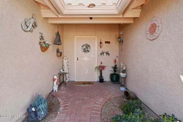 1011 W Rio Magdalena, Green Valley, AZ 85614