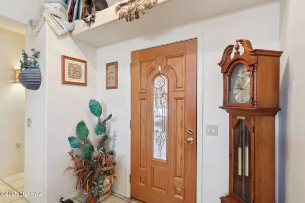 1011 W Rio Magdalena, Green Valley, AZ 85614