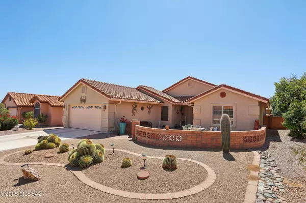 1011 W Rio Magdalena, Green Valley, AZ 85614