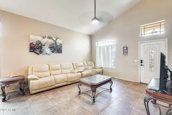 1690 E DIEGO Drive, Casa Grande, AZ 85122