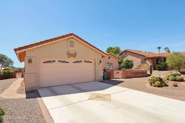 1011 W Rio Magdalena, Green Valley, AZ 85614