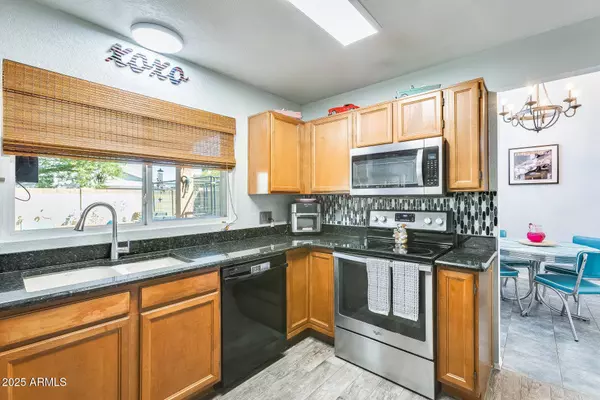 4050 W CAMINO DEL RIO --, Glendale, AZ 85310