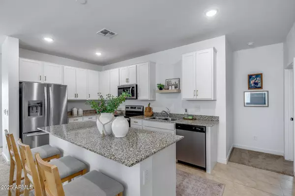 17036 W DIANA Avenue, Waddell, AZ 85355