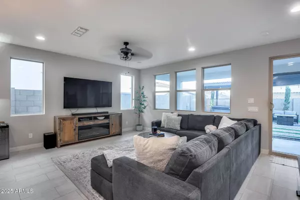 6983 W ANDREA Drive, Peoria, AZ 85383