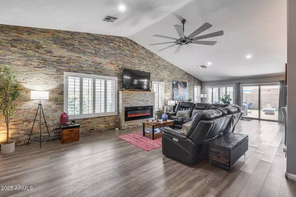 8629 E OLLA Avenue, Mesa, AZ 85212