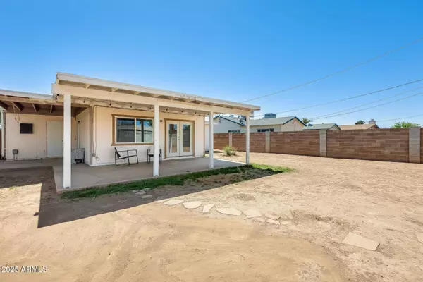 3306 W LUPINE Avenue, Phoenix, AZ 85029