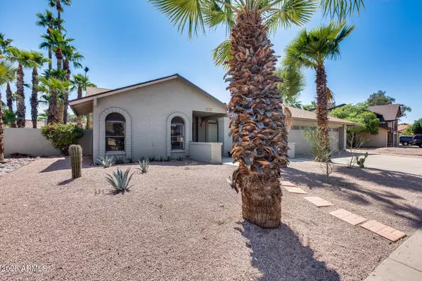 319 E HACKAMORE Street, Mesa, AZ 85201