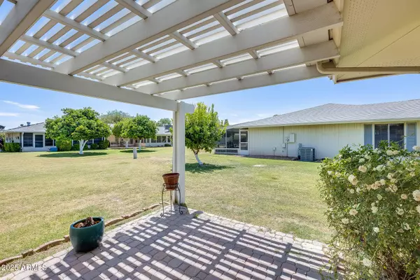 9805 W BURNS Drive, Sun City, AZ 85351