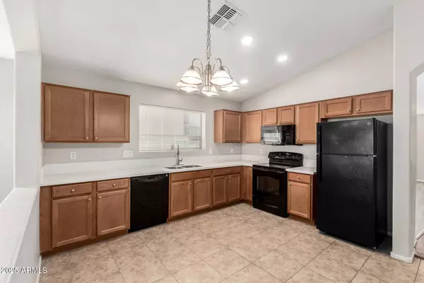 21087 N MAC NEIL Street, Maricopa, AZ 85138