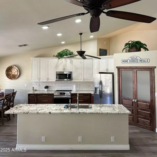 8359 W MORROW Drive, Peoria, AZ 85382