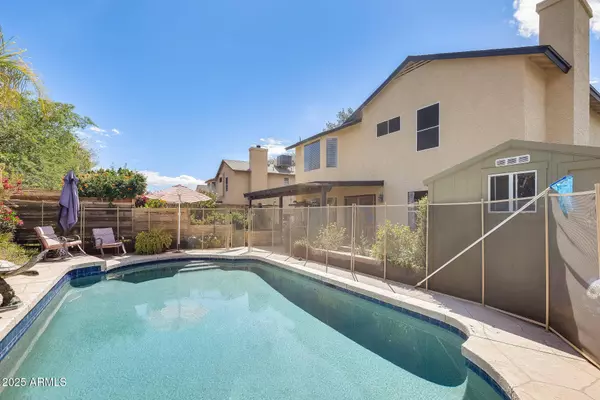 8958 W STELLA Avenue, Glendale, AZ 85305