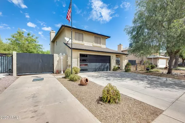 8958 W STELLA Avenue, Glendale, AZ 85305