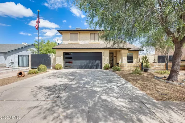 8958 W STELLA Avenue, Glendale, AZ 85305