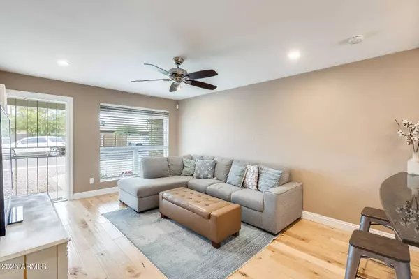 3149 W DANBURY Drive, Phoenix, AZ 85053