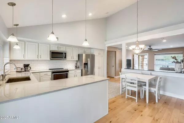 3149 W DANBURY Drive, Phoenix, AZ 85053