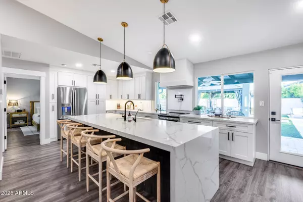 5975 E LARKSPUR Drive, Scottsdale, AZ 85254