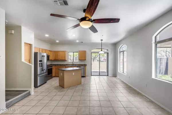 2250 E DEER VALLEY Road #24, Phoenix, AZ 85024