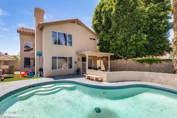 1310 E HELENA Drive, Phoenix, AZ 85022