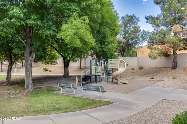 514 E YVONNE Lane, Tempe, AZ 85284