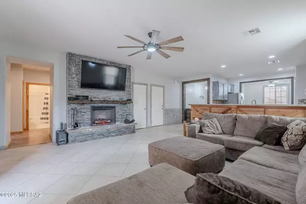 12500 N Boscombe Drive, Marana, AZ 85653