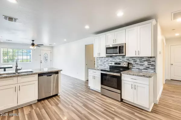 513 N 63RD Lane, Phoenix, AZ 85043