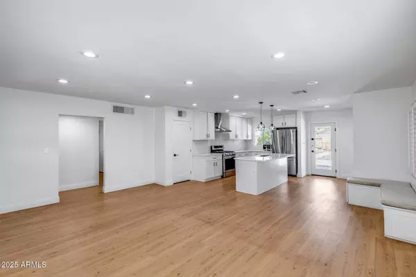 2336 E FLOWER Street, Phoenix, AZ 85016