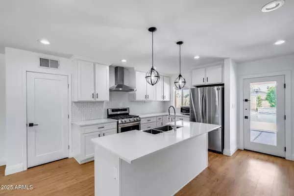 2336 E FLOWER Street, Phoenix, AZ 85016