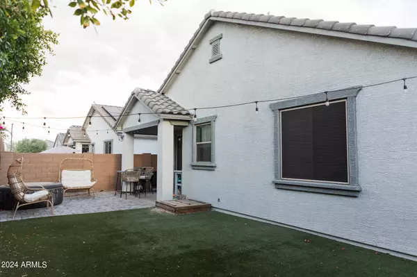 14344 W HACKAMORE Drive, Surprise, AZ 85387