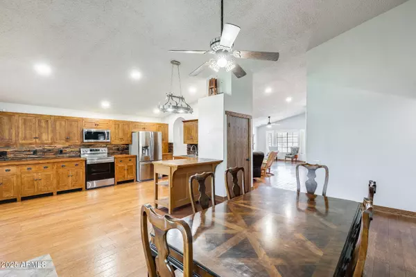 7253 S TERRACE Road, Tempe, AZ 85283