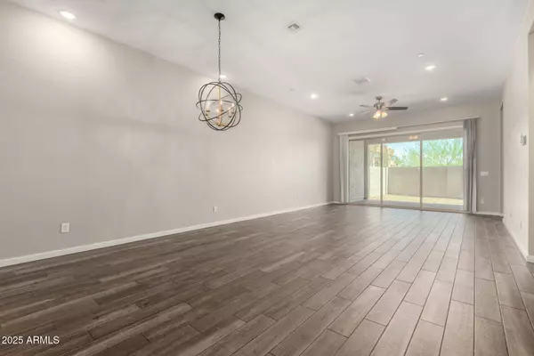 14045 W DESERT FLOWER Drive, Goodyear, AZ 85395