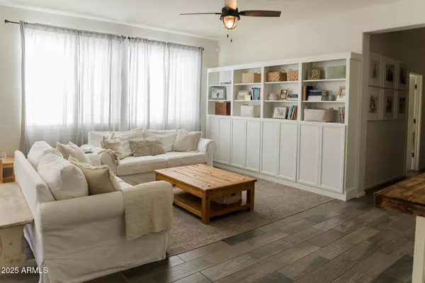 14344 W HACKAMORE Drive, Surprise, AZ 85387