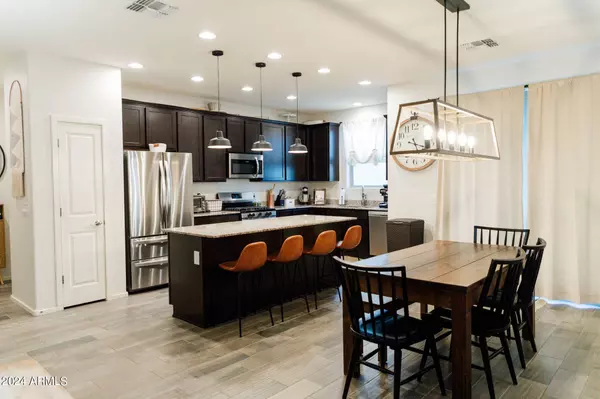 14344 W HACKAMORE Drive, Surprise, AZ 85387