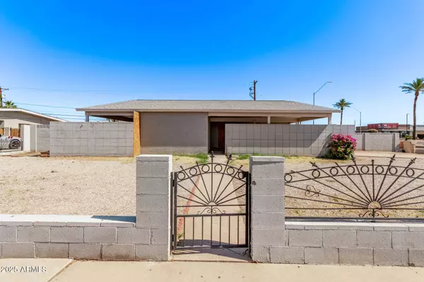 5902 W ORANGE Drive, Glendale, AZ 85301