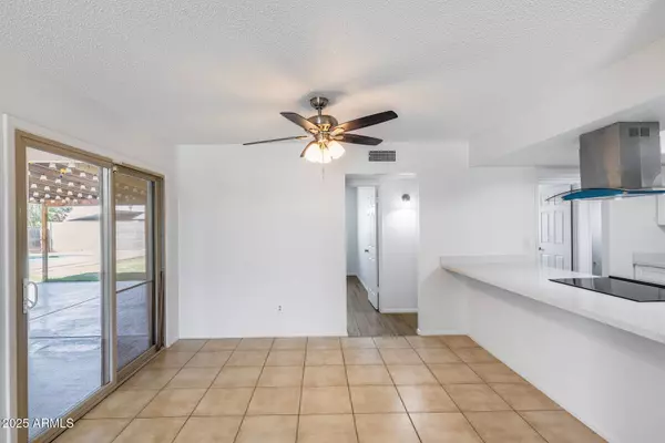 5504 N 69TH Avenue, Glendale, AZ 85303