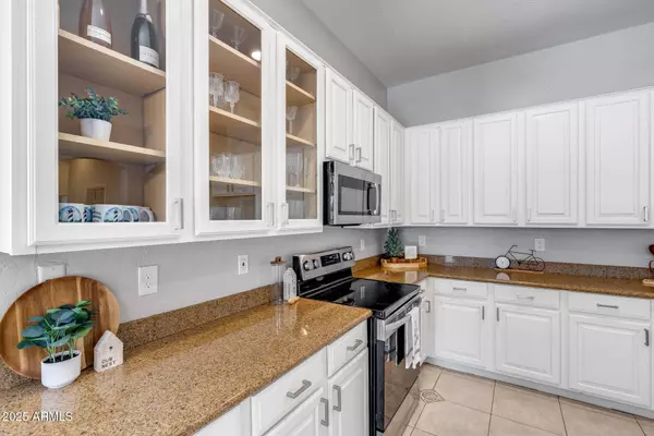 6742 W EL CORTEZ Place, Peoria, AZ 85383