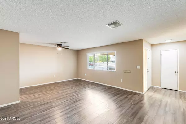 10607 W SALEM Drive, Sun City, AZ 85351